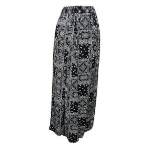 Black and white patterned palazzo pants